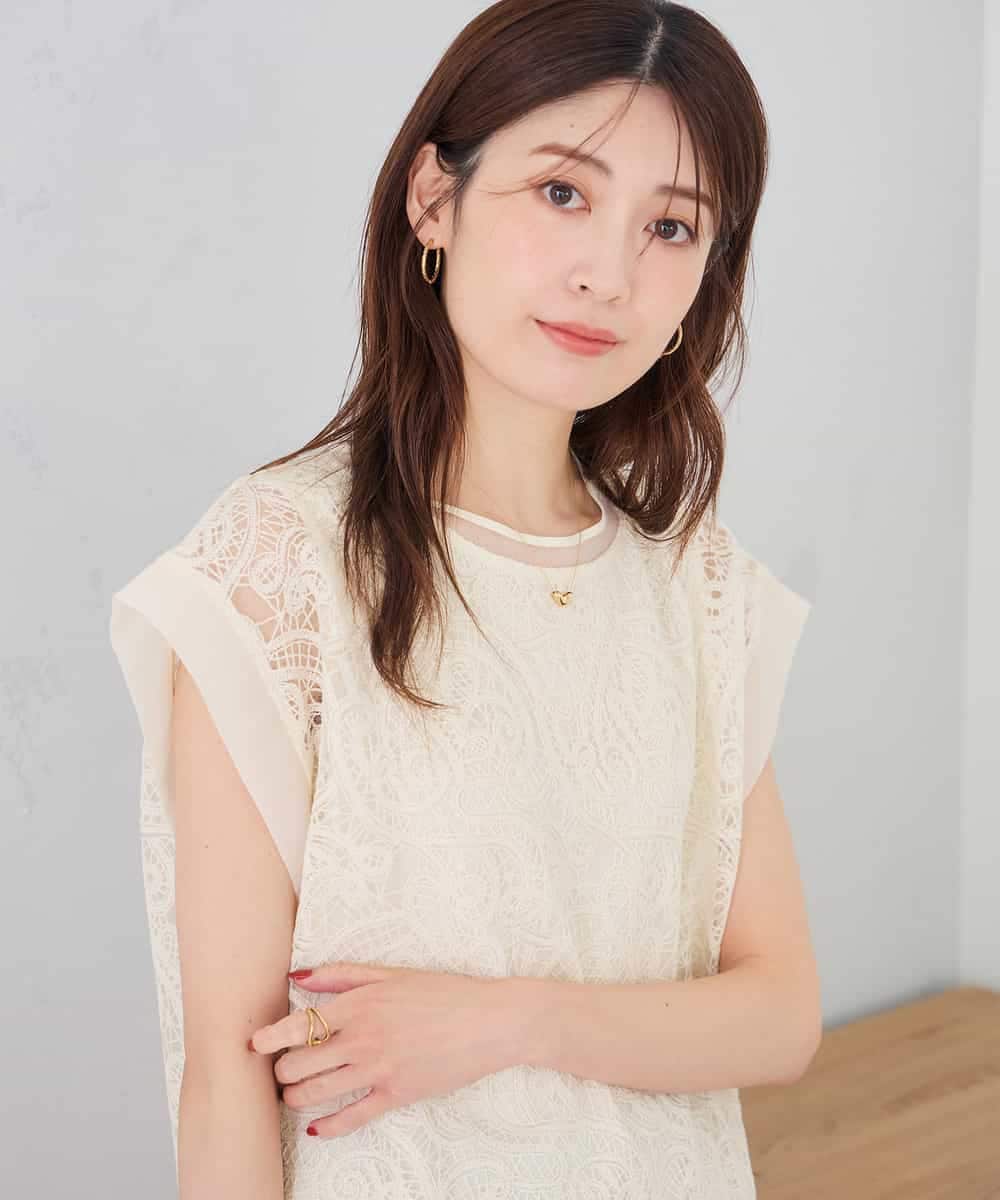 K2KID71049 a.v.v(アー・ヴェ・ヴェ) レース柄シアートップス アイボリー