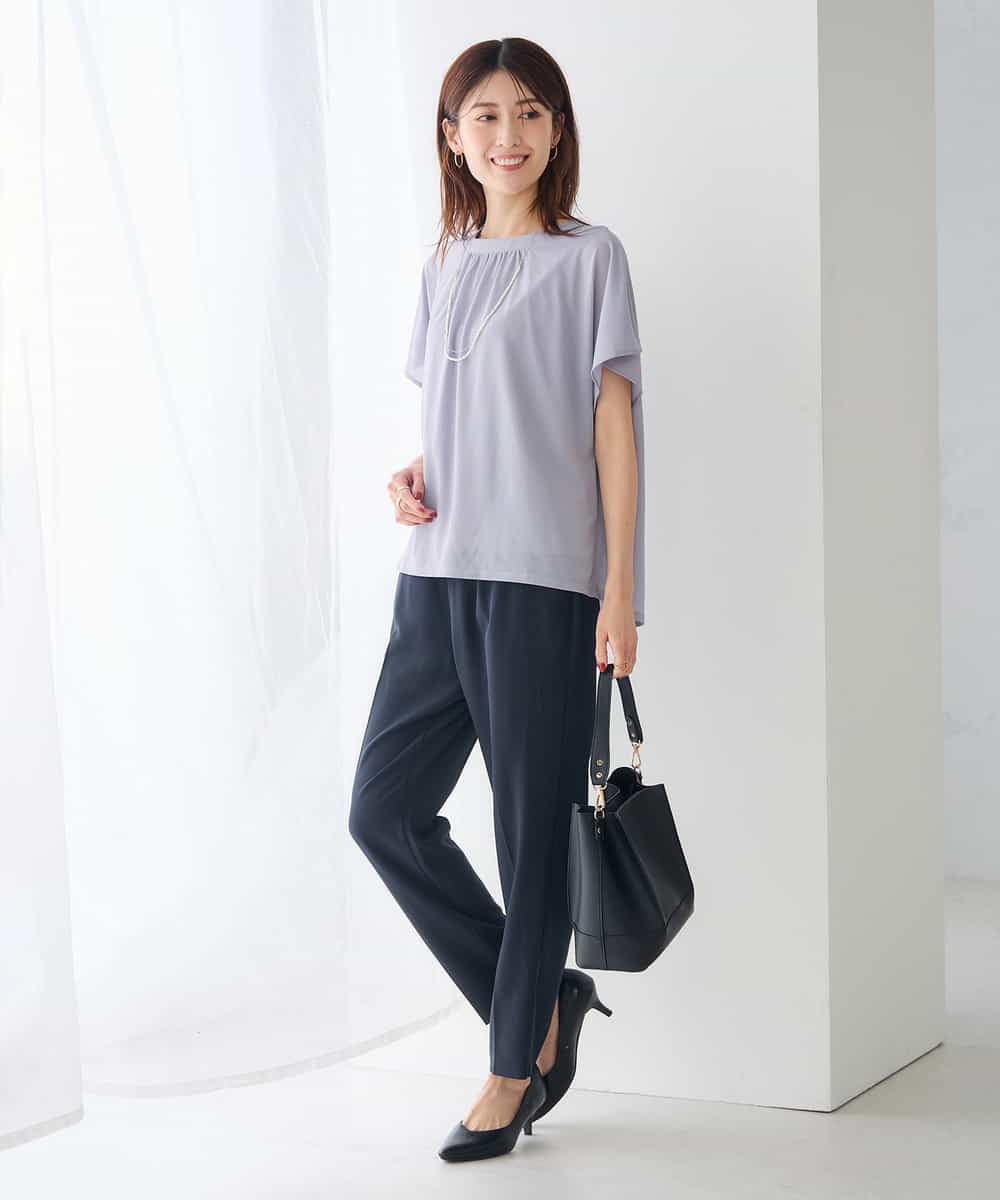 K2KID75044 a.v.v(アー・ヴェ・ヴェ) シアーギャザーネックトップス ネイビー