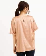 K2KJM24044 a.v.v(アー・ヴェ・ヴェ) サテンTシャツライクブラウス オレンジベージュ