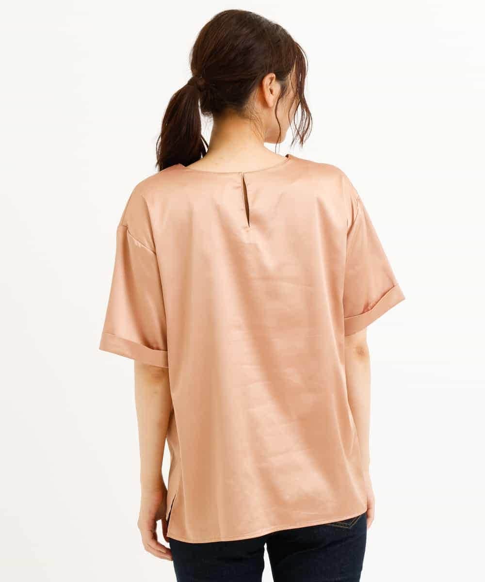K2KJM24044 a.v.v(アー・ヴェ・ヴェ) サテンTシャツライクブラウス オレンジベージュ