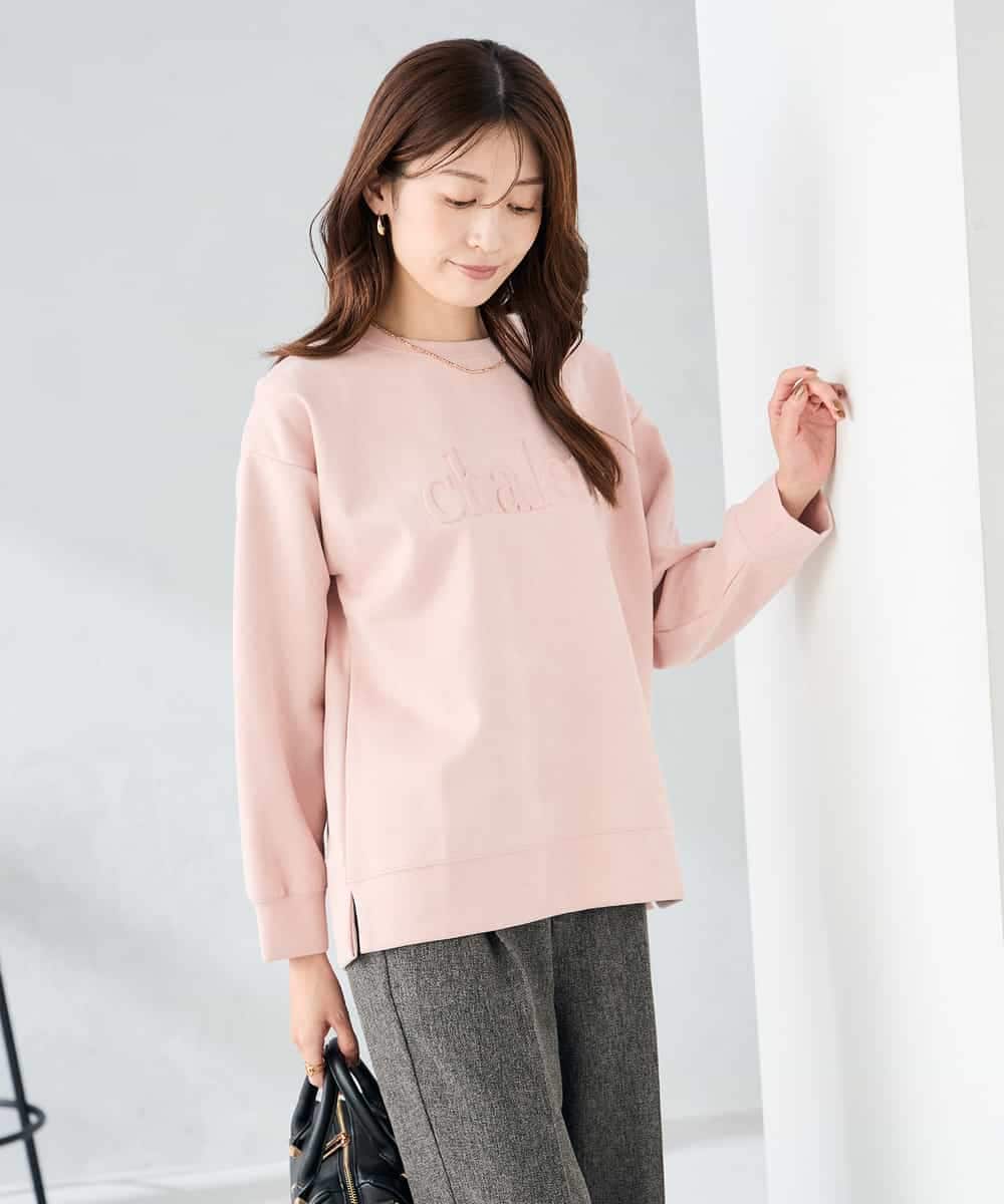 K2KLA46044 a.v.v(アー・ヴェ・ヴェ) エンボスロゴスウェードトップス ピンク