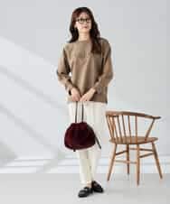 K2KLA46044 a.v.v(アー・ヴェ・ヴェ) エンボスロゴスウェードトップス ピンク