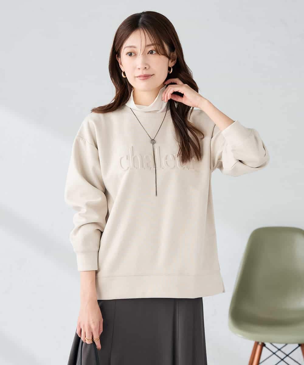 K2KLA46044 a.v.v(アー・ヴェ・ヴェ) エンボスロゴスウェードトップス ピンク