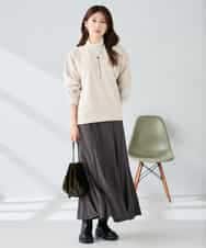 K2KLA46044 a.v.v(アー・ヴェ・ヴェ) エンボスロゴスウェードトップス ピンク