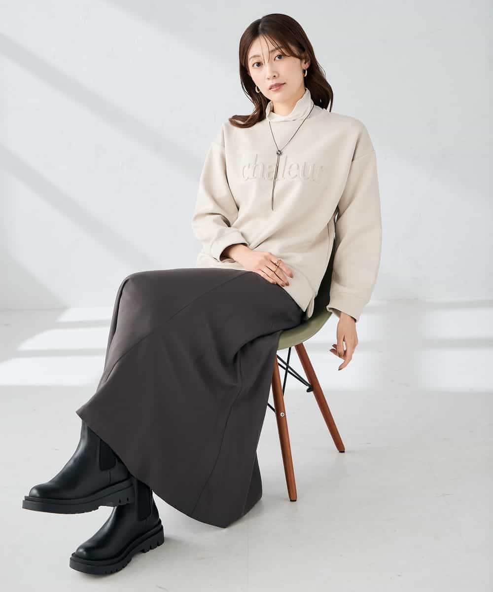 K2KLA46044 a.v.v(アー・ヴェ・ヴェ) エンボスロゴスウェードトップス ピンク