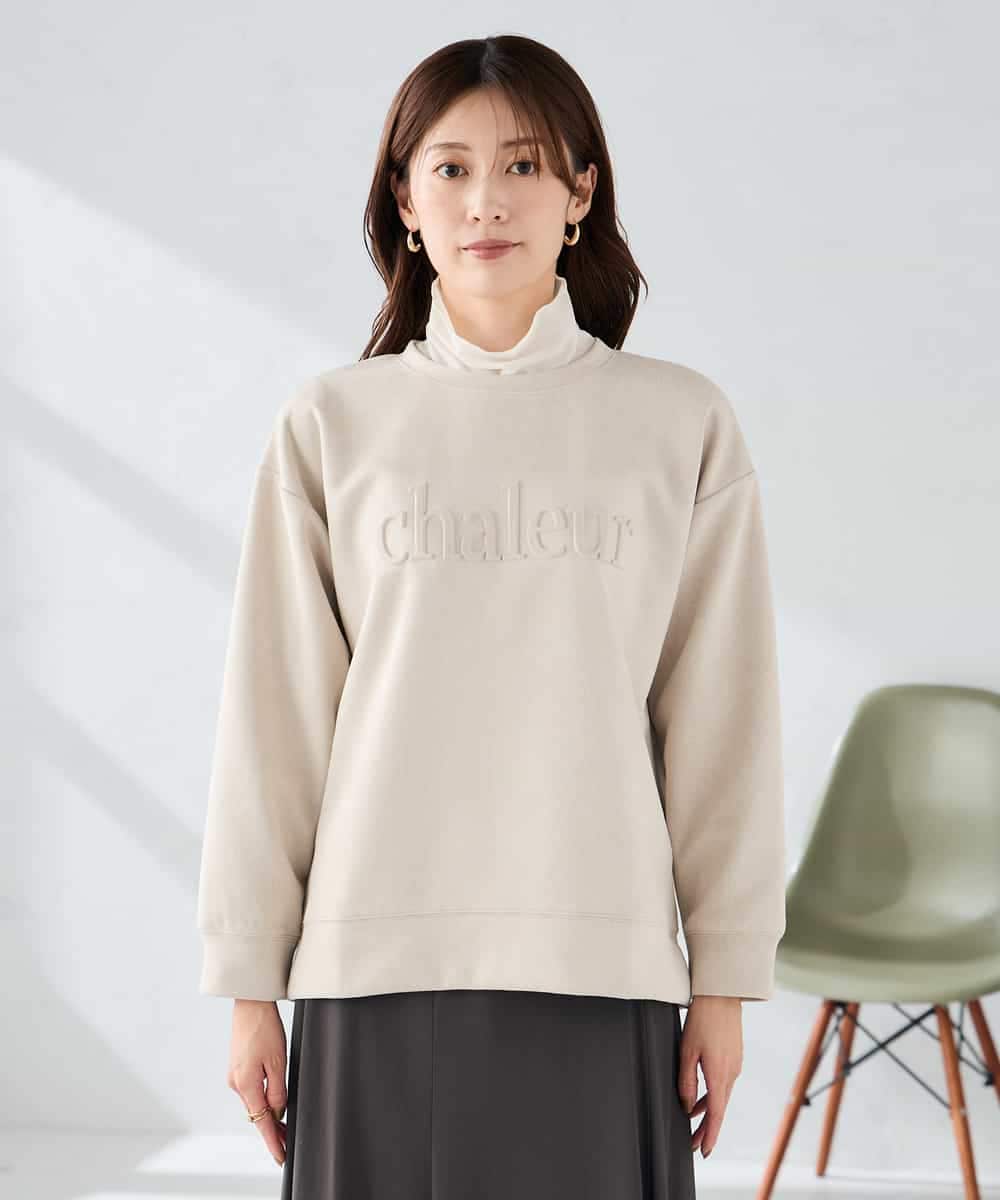 K2KLA46044 a.v.v(アー・ヴェ・ヴェ) エンボスロゴスウェードトップス ピンク