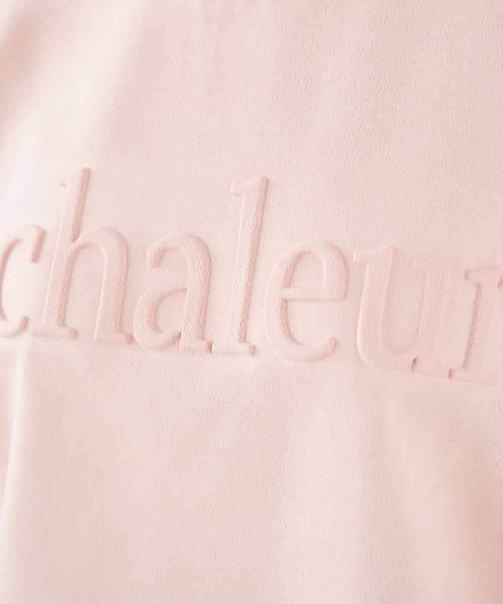 K2KLA46044 a.v.v(アー・ヴェ・ヴェ) エンボスロゴスウェードトップス ピンク