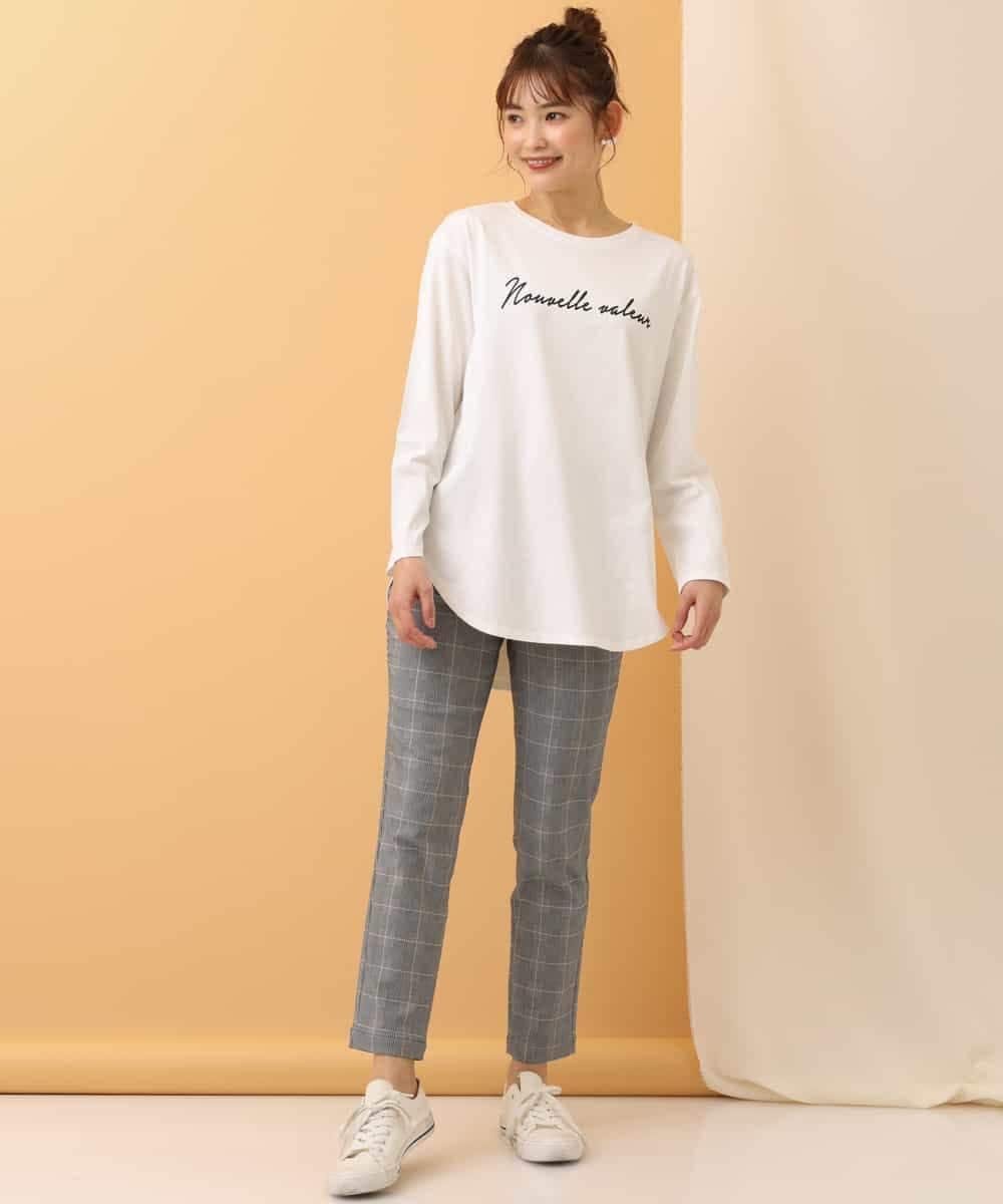 K2KLJ42029 a.v.v(アー・ヴェ・ヴェ) 【洗える/レイヤードスタイルに最適】ラウンドヘムロングスリーブロゴTシャツ ベージュ