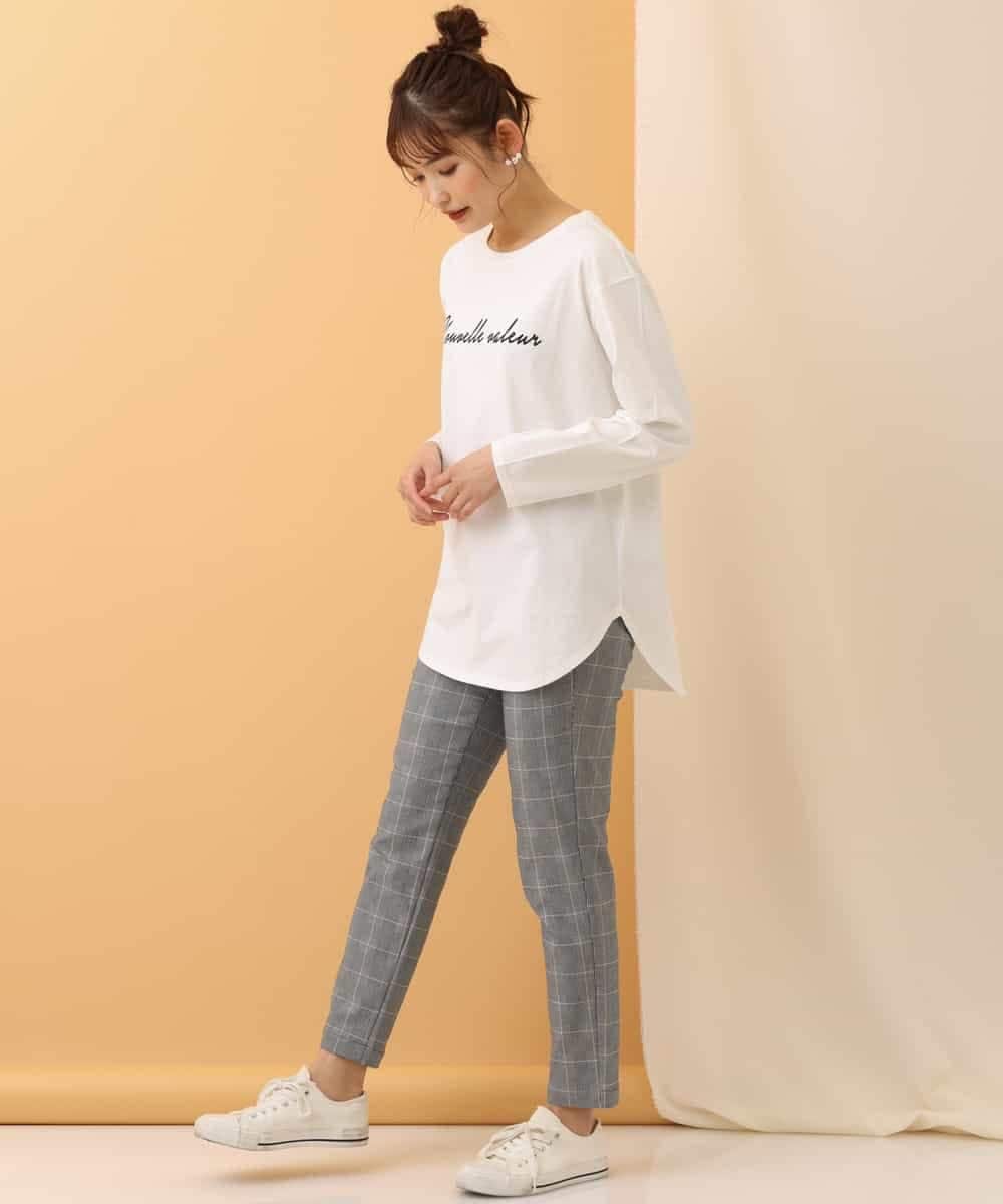 K2KLJ42029 a.v.v(アー・ヴェ・ヴェ) 【洗える/レイヤードスタイルに最適】ラウンドヘムロングスリーブロゴTシャツ ベージュ
