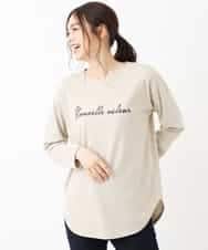 K2KLJ42029 a.v.v(アー・ヴェ・ヴェ) 【洗える/レイヤードスタイルに最適】ラウンドヘムロングスリーブロゴTシャツ ベージュ
