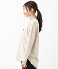 K2KLJ42029 a.v.v(アー・ヴェ・ヴェ) 【洗える/レイヤードスタイルに最適】ラウンドヘムロングスリーブロゴTシャツ ベージュ