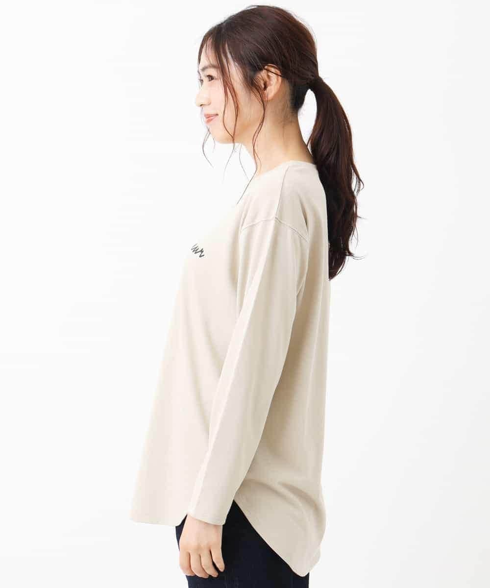K2KLJ42029 a.v.v(アー・ヴェ・ヴェ) 【洗える/レイヤードスタイルに最適】ラウンドヘムロングスリーブロゴTシャツ ベージュ