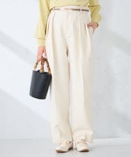 K2LDD21059 a.v.v(アー・ヴェ・ヴェ) 【雑誌InRed(宝島社)4月号掲載/洗える】タックテーパードパンツ アイボリー