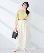 K2LDD21059 a.v.v(アー・ヴェ・ヴェ) 【雑誌InRed(宝島社)4月号掲載/洗える】タックテーパードパンツ アイボリー