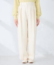 K2LDD21059 a.v.v(アー・ヴェ・ヴェ) 【雑誌InRed(宝島社)4月号掲載/洗える】タックテーパードパンツ アイボリー