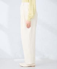 K2LDD21059 a.v.v(アー・ヴェ・ヴェ) 【雑誌InRed(宝島社)4月号掲載/洗える】タックテーパードパンツ アイボリー