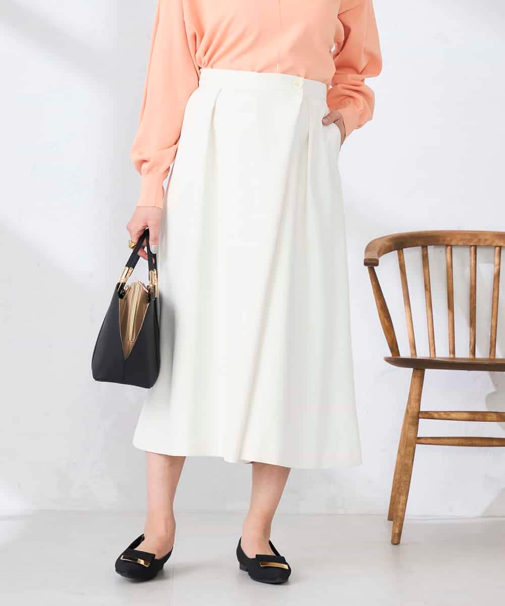 K2LDD22059 a.v.v(アー・ヴェ・ヴェ) アシメクロップドパンツ ネイビー