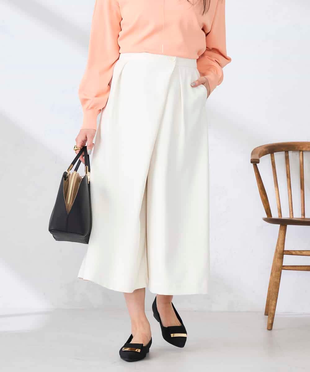 K2LDD22059 a.v.v(アー・ヴェ・ヴェ) アシメクロップドパンツ ネイビー