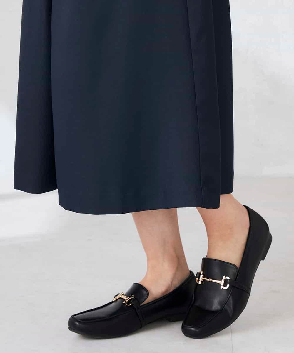 K2LDD22059 a.v.v(アー・ヴェ・ヴェ) アシメクロップドパンツ ネイビー