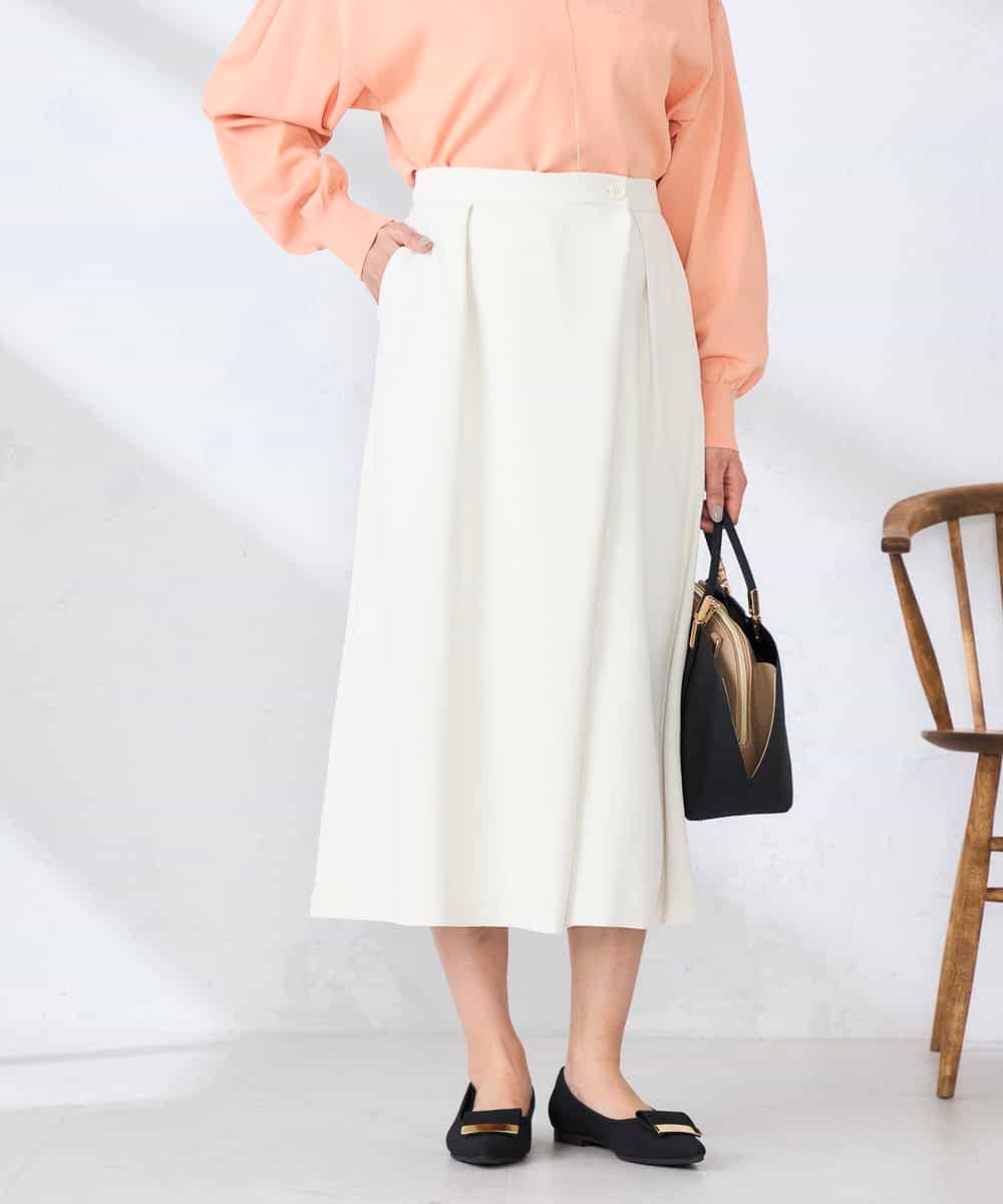 K2LDD22059 a.v.v(アー・ヴェ・ヴェ) アシメクロップドパンツ ホワイト