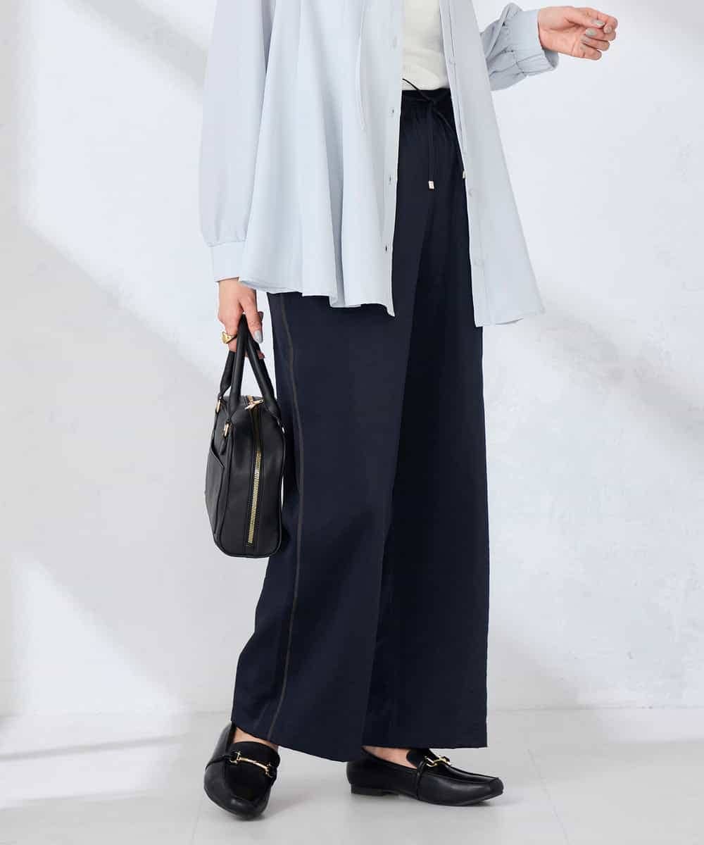 K2LDD26059 a.v.v(アー・ヴェ・ヴェ) 【洗える】サテンワイドパンツ ネイビー