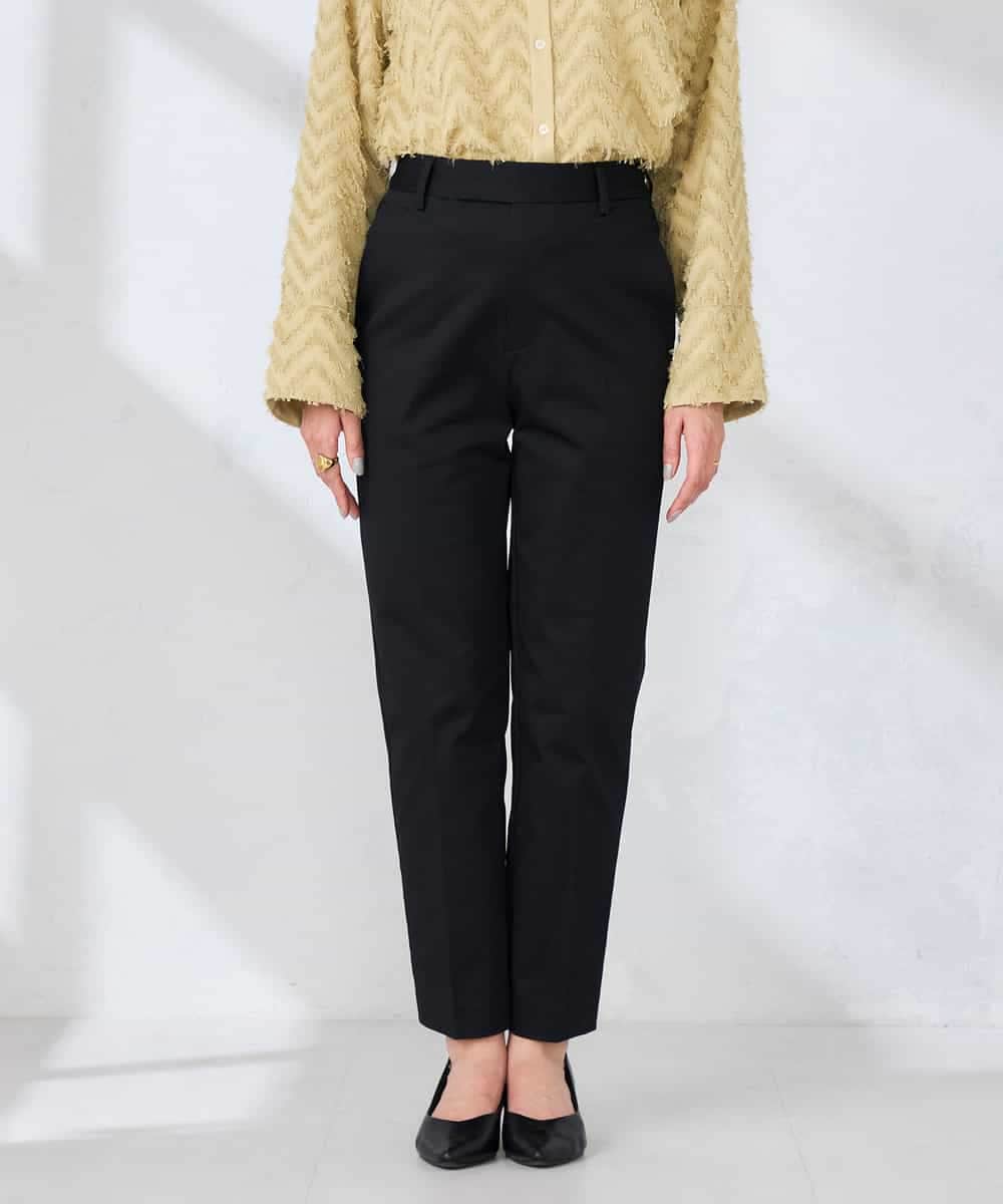 K2LFD28054 a.v.v(アー・ヴェ・ヴェ) センタープレススリムパンツ ホワイト