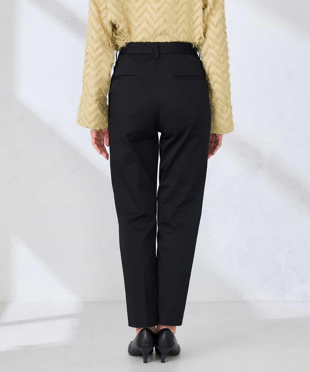 K2LFD28054 a.v.v(アー・ヴェ・ヴェ) センタープレススリムパンツ ホワイト