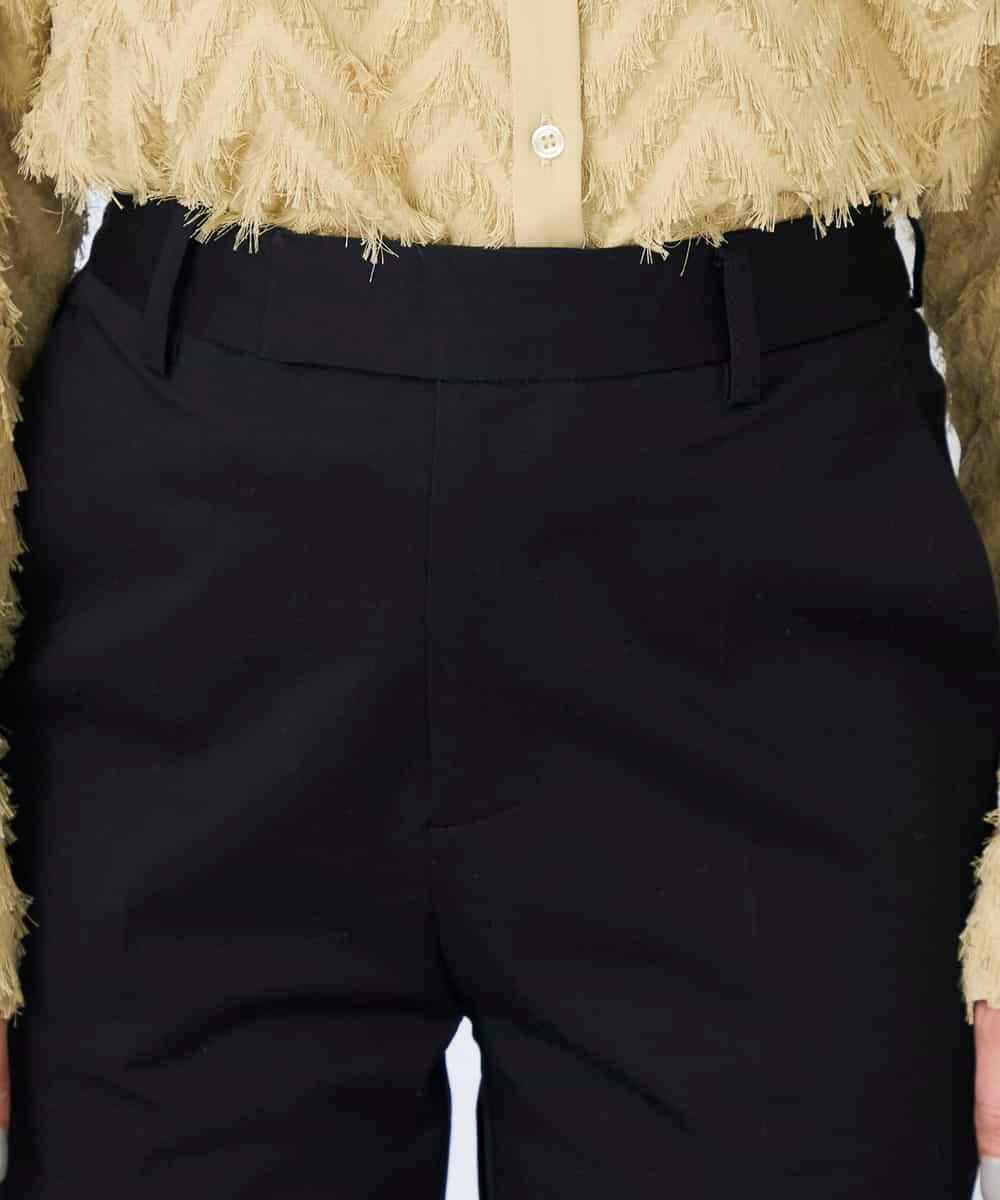 K2LFD28054 a.v.v(アー・ヴェ・ヴェ) センタープレススリムパンツ ホワイト