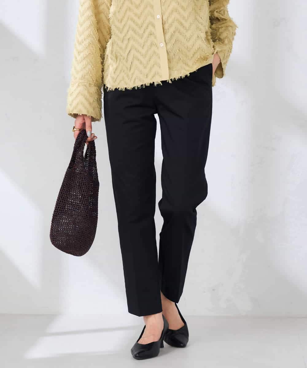 K2LFD28054 a.v.v(アー・ヴェ・ヴェ) センタープレススリムパンツ ブラック