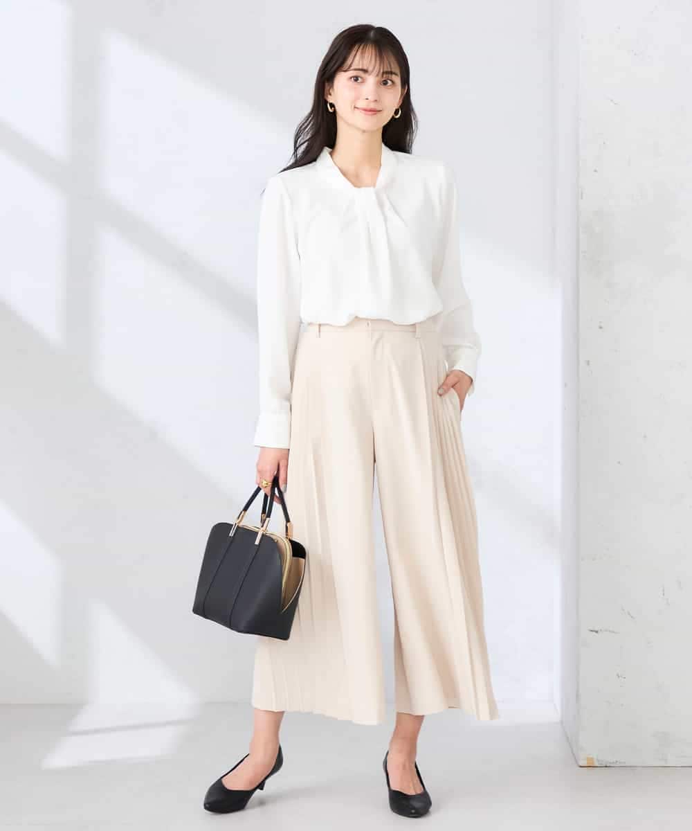 K2LFD38059 a.v.v(アー・ヴェ・ヴェ) 【洗える】サイドプリーツクロップドパンツ ネイビー