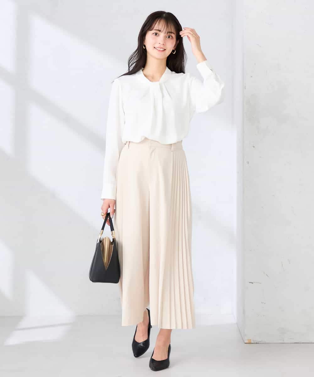 K2LFD38059 a.v.v(アー・ヴェ・ヴェ) 【洗える】サイドプリーツクロップドパンツ ネイビー