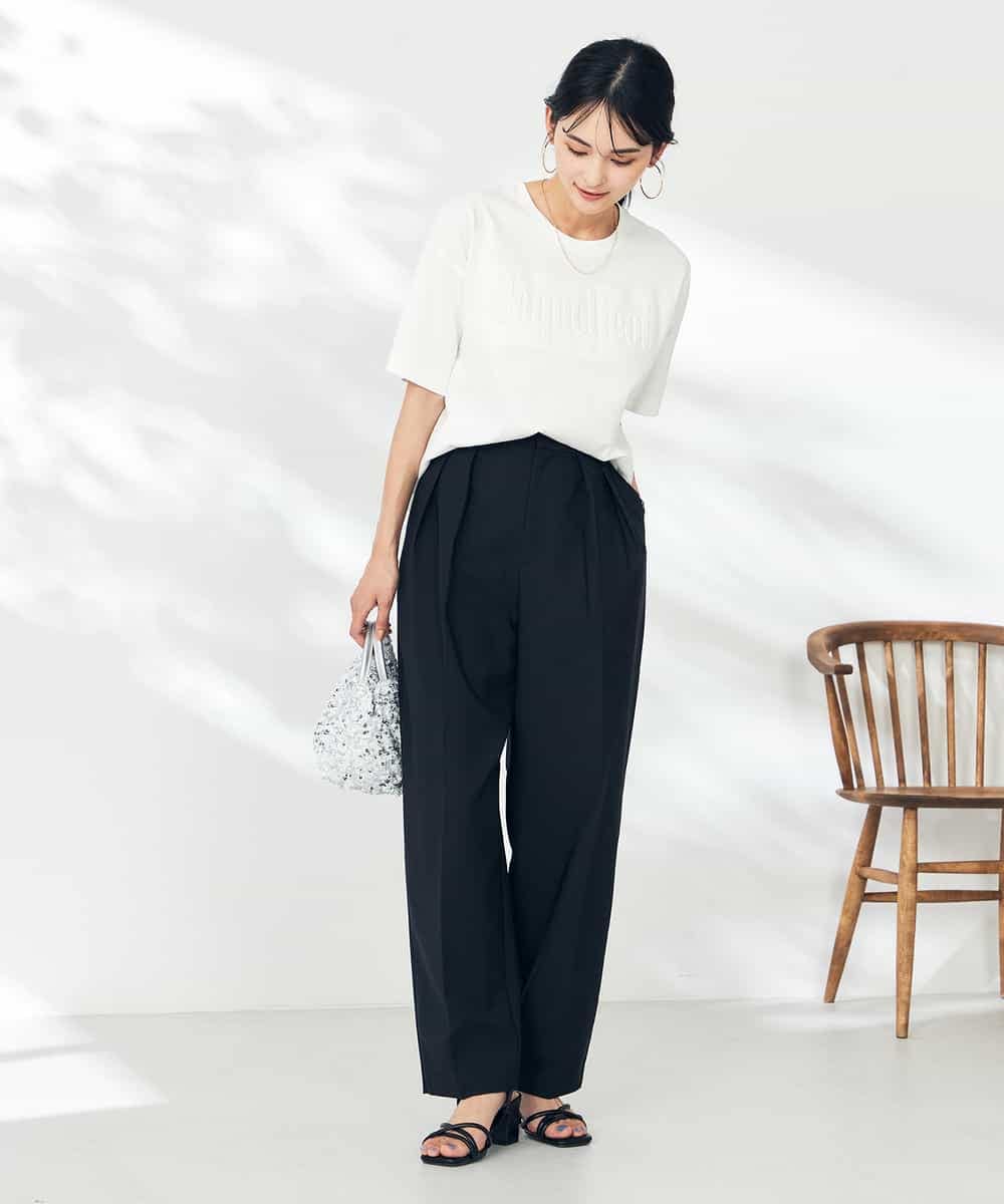 K2LHA26059 a.v.v(アー・ヴェ・ヴェ) 【洗える】タックワイドテーパードパンツ【WEB限定】 ベージュ