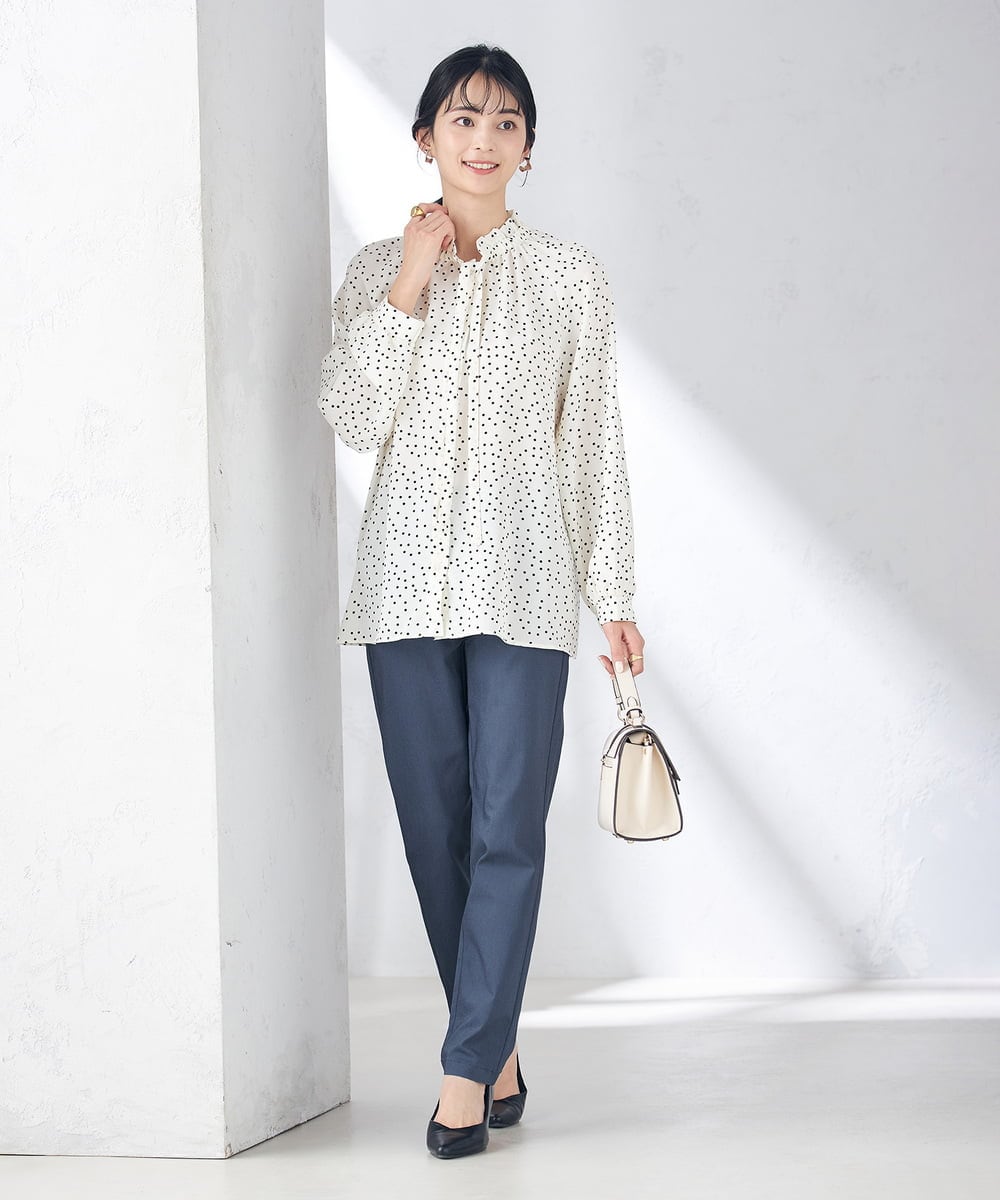 K2LTA01049 a.v.v(アー・ヴェ・ヴェ) ハイパーストレッチスリムパンツ グレージュ