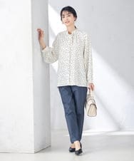 K2LTA01049 a.v.v(アー・ヴェ・ヴェ) ハイパーストレッチスリムパンツ グレージュ