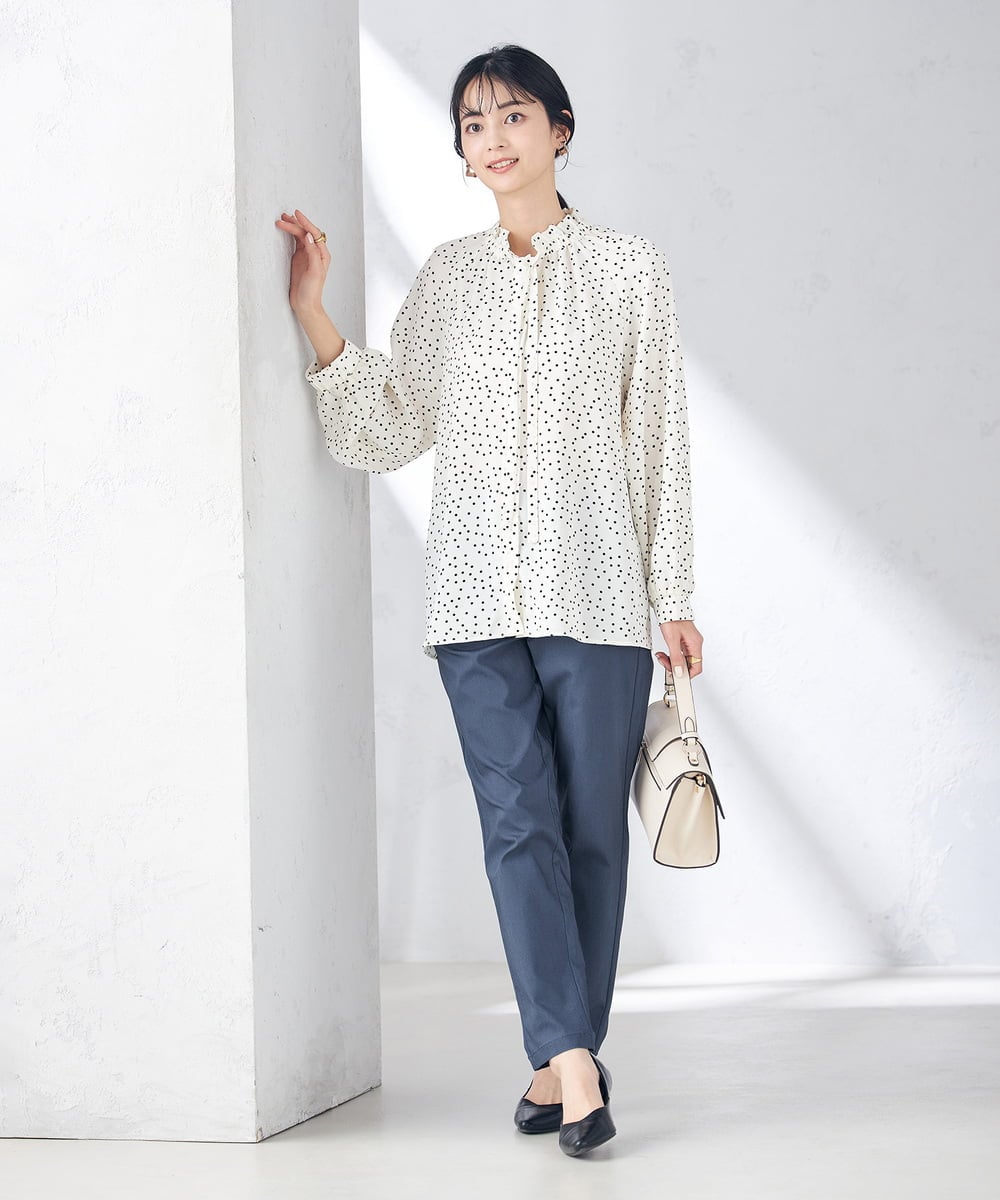 K2LTA01049 a.v.v(アー・ヴェ・ヴェ) ハイパーストレッチスリムパンツ グレージュ