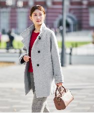 K2UAD05169 a.v.v(アー・ヴェ・ヴェ) スタンドカラーミディコート ボルドー