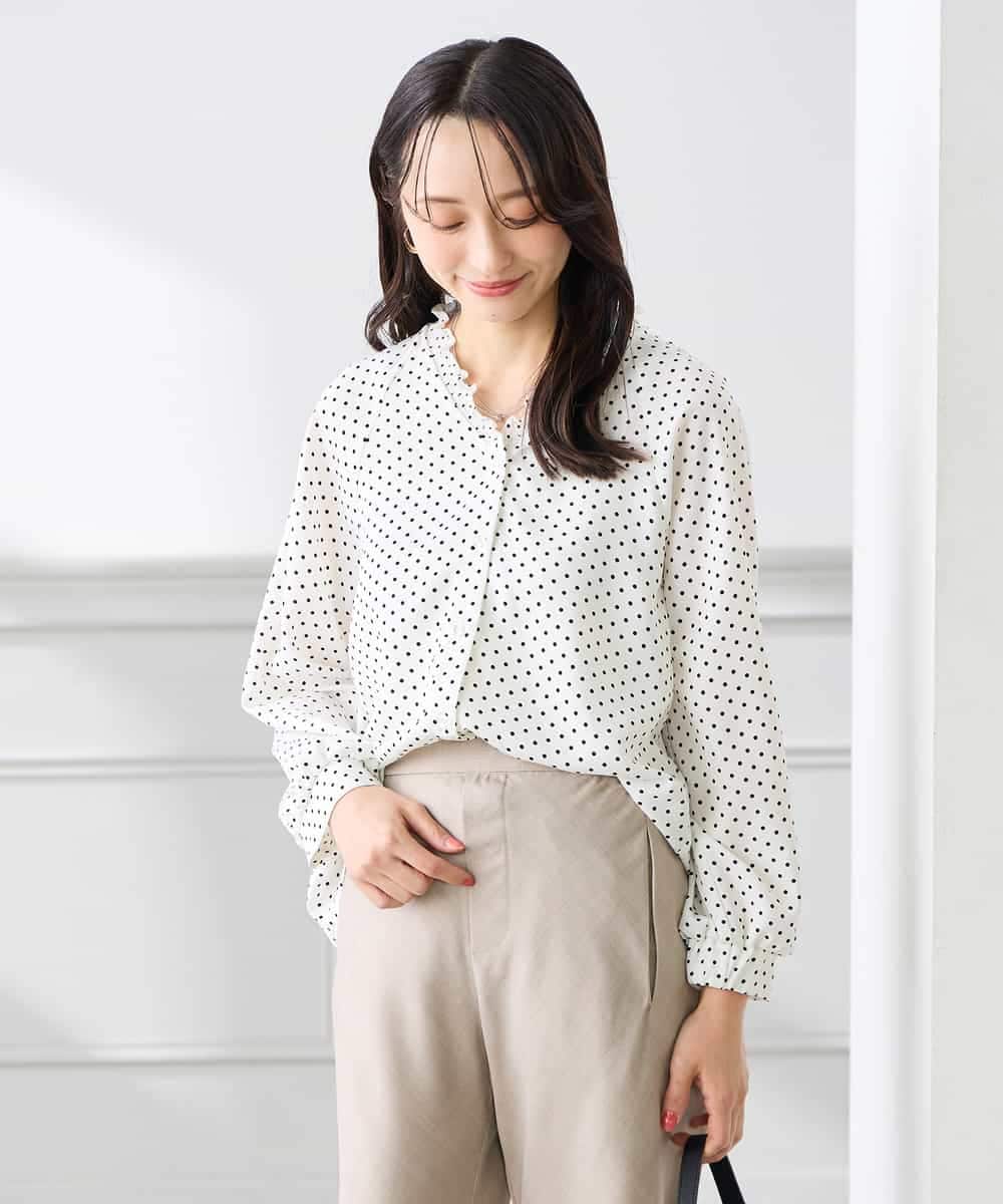 K3BFD25049 a.v.v Elmi(アー・ヴェ・ヴェ) 【低身長サイズ】フリルVネックドット柄ブラウス ホワイト