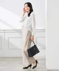 K3BFD25049 a.v.v Elmi(アー・ヴェ・ヴェ) 【低身長サイズ】フリルVネックドット柄ブラウス ホワイト