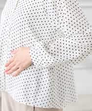 K3BFD25049 a.v.v Elmi(アー・ヴェ・ヴェ) 【低身長サイズ】フリルVネックドット柄ブラウス ホワイト