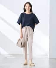 K3BGD07049 a.v.v Elmi(アー・ヴェ・ヴェ) 【低身長サイズ】浅Vネックブラウス［接触冷感/速乾/UVカット/イージーケア］ ネイビー