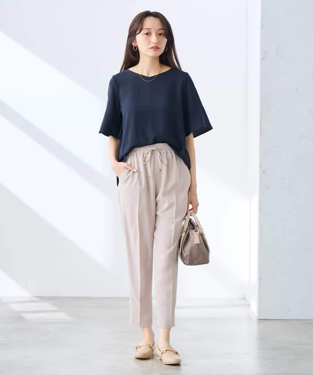 K3BGD07049 a.v.v Elmi(アー・ヴェ・ヴェ) 【低身長サイズ】浅Vネックブラウス［接触冷感/速乾/UVカット/イージーケア］ ネイビー