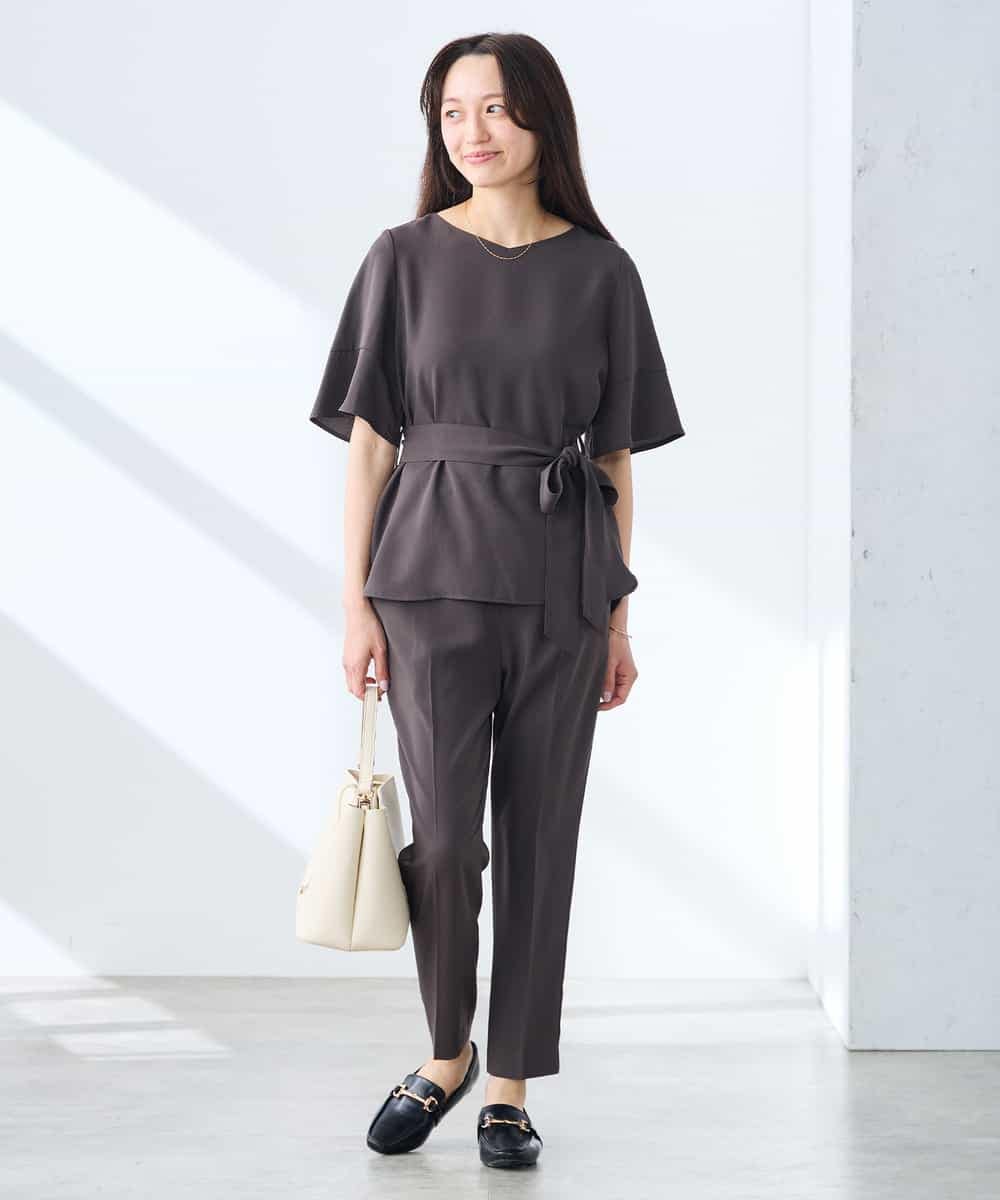 K3BGD07049 a.v.v Elmi(アー・ヴェ・ヴェ) 【低身長サイズ】浅Vネックブラウス［接触冷感/速乾/UVカット/イージーケア］ ネイビー