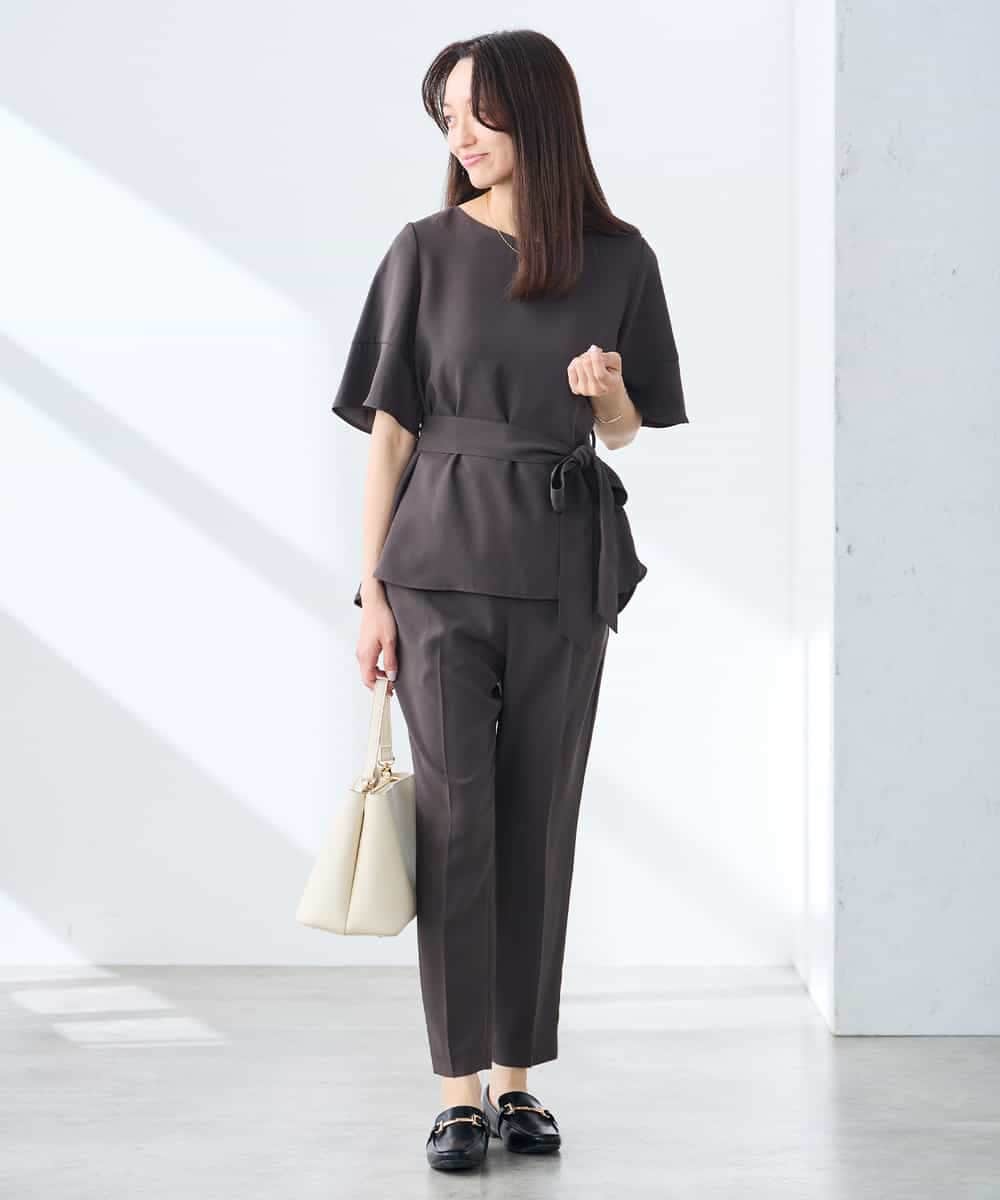 K3BGD07049 a.v.v Elmi(アー・ヴェ・ヴェ) 【低身長サイズ】浅Vネックブラウス［接触冷感/速乾/UVカット/イージーケア］ ネイビー