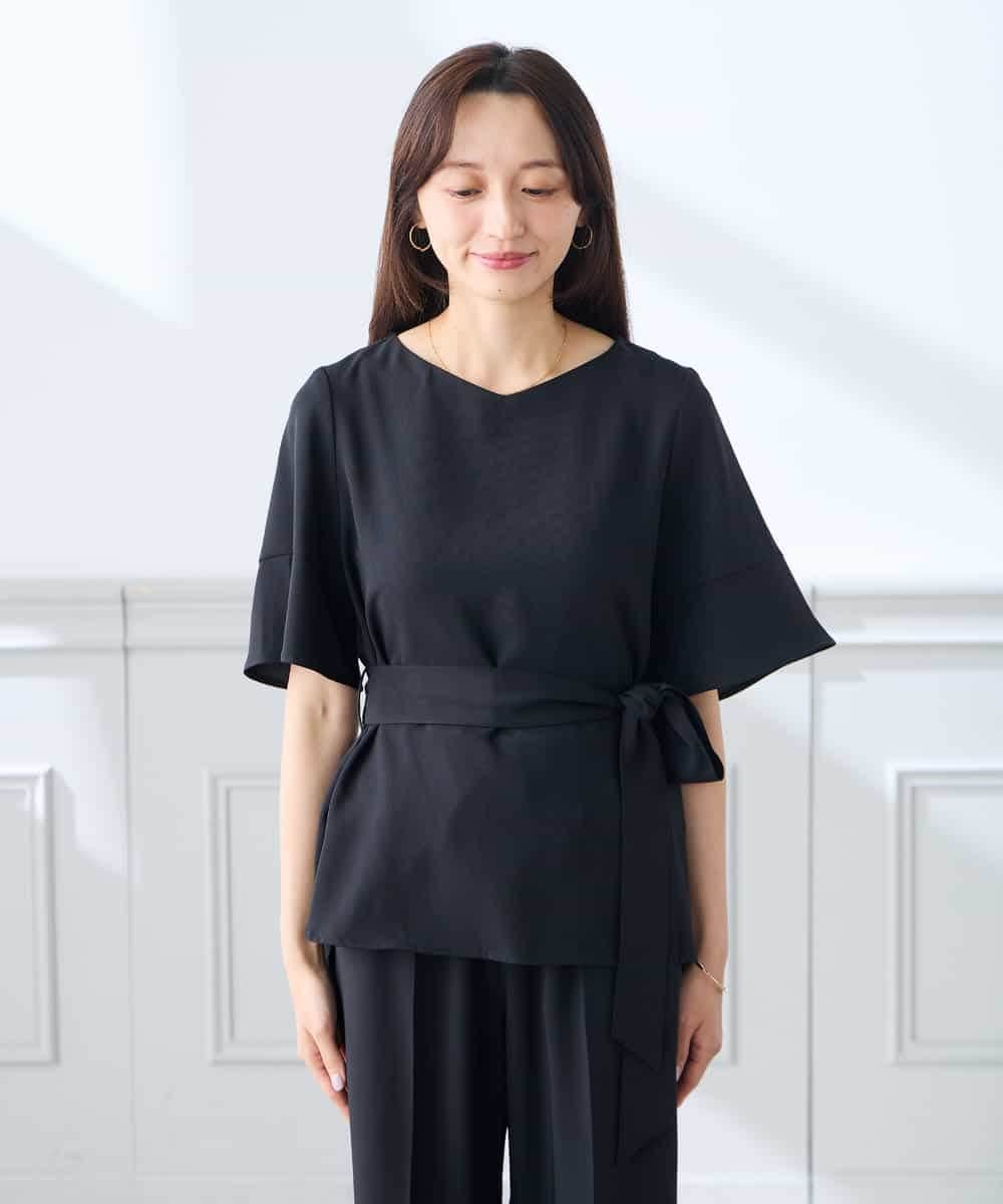 K3BGD07049 a.v.v Elmi(アー・ヴェ・ヴェ) 【低身長サイズ】浅Vネックブラウス［接触冷感/速乾/UVカット/イージーケア］ ネイビー