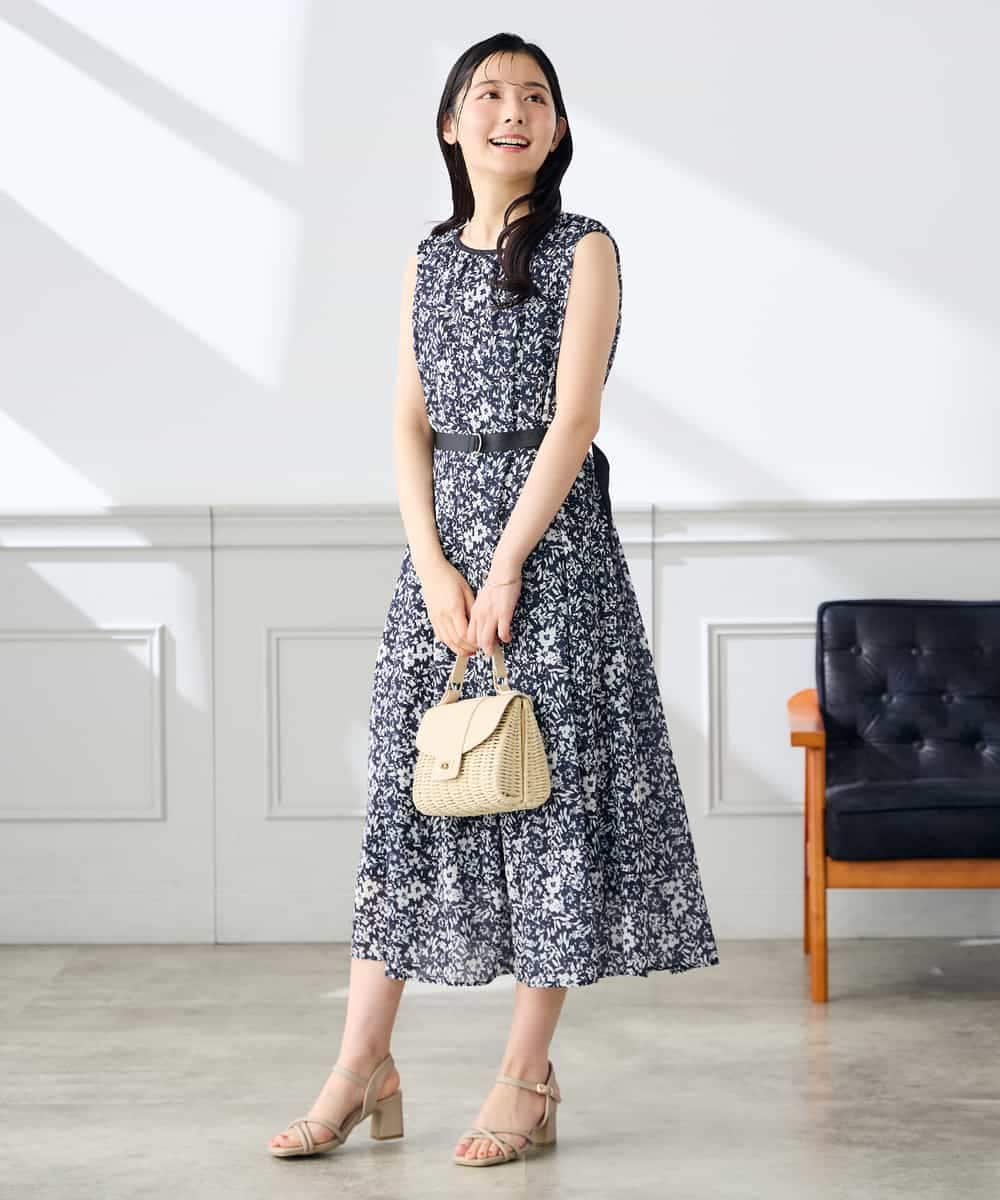 K3EHD15089 a.v.v Elmi(アー・ヴェ・ヴェ) 【低身長サイズ/洗える】フラワープリントギャザーノースリーブワンピース ネイビー