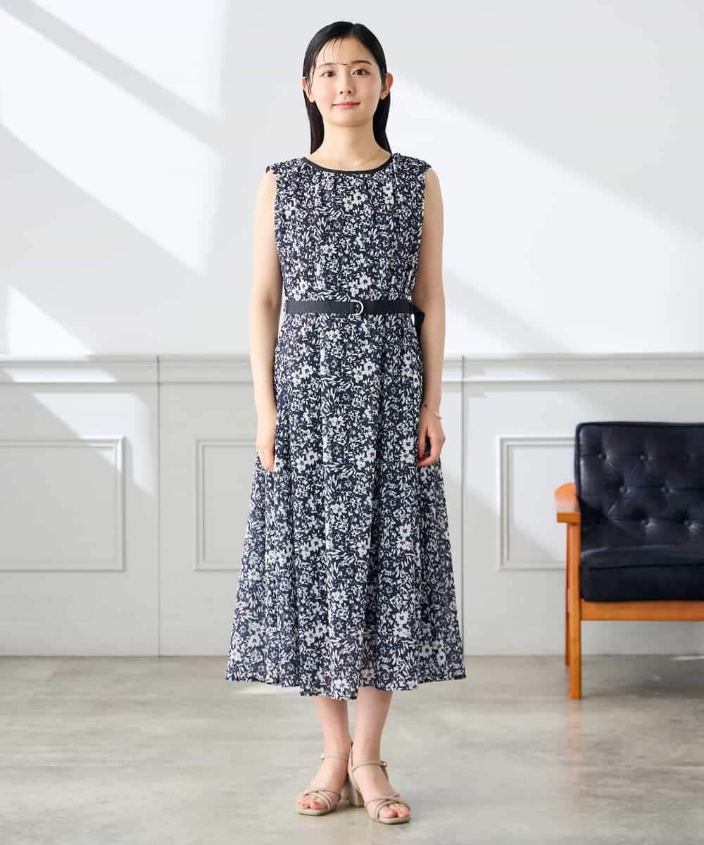 K3EHD15089 a.v.v Elmi(アー・ヴェ・ヴェ) 【低身長サイズ/洗える】フラワープリントギャザーノースリーブワンピース ネイビー
