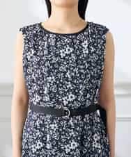 K3EHD15089 a.v.v Elmi(アー・ヴェ・ヴェ) 【低身長サイズ/洗える】フラワープリントギャザーノースリーブワンピース ネイビー