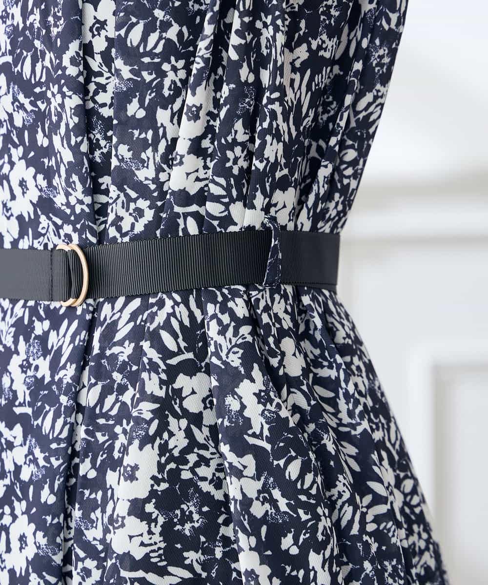 K3EHD15089 a.v.v Elmi(アー・ヴェ・ヴェ) 【低身長サイズ/洗える】フラワープリントギャザーノースリーブワンピース ネイビー