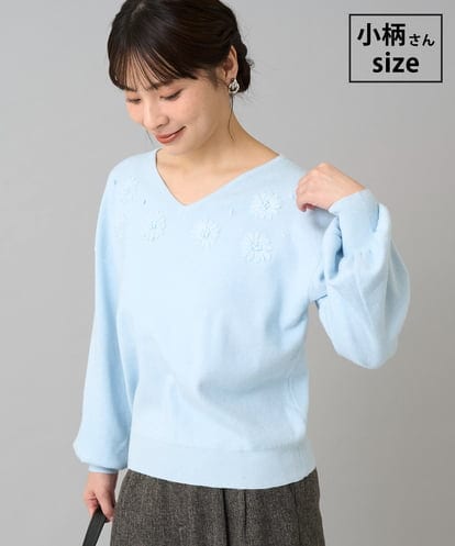 K3FBD27054  【低身長サイズ】フラワー刺繍ニットプルオーバー
