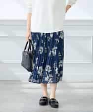 K3HGD36059 a.v.v Elmi(アー・ヴェ・ヴェ) 【低身長サイズ/洗える】フラワープリントランダムプリーツスカート ネイビー